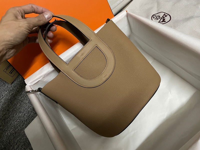 Clean-Lined bag women's premium everyday handbag