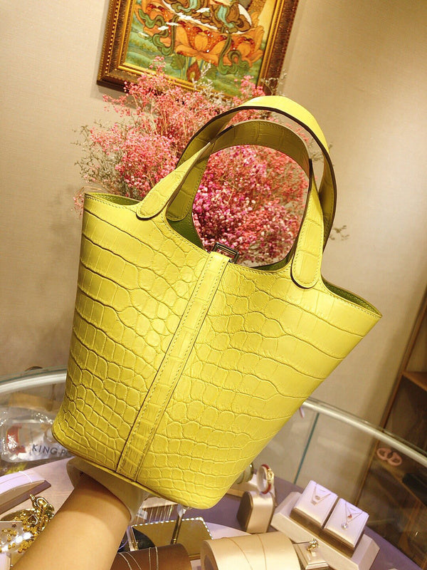  carryall bag interior and compartment view