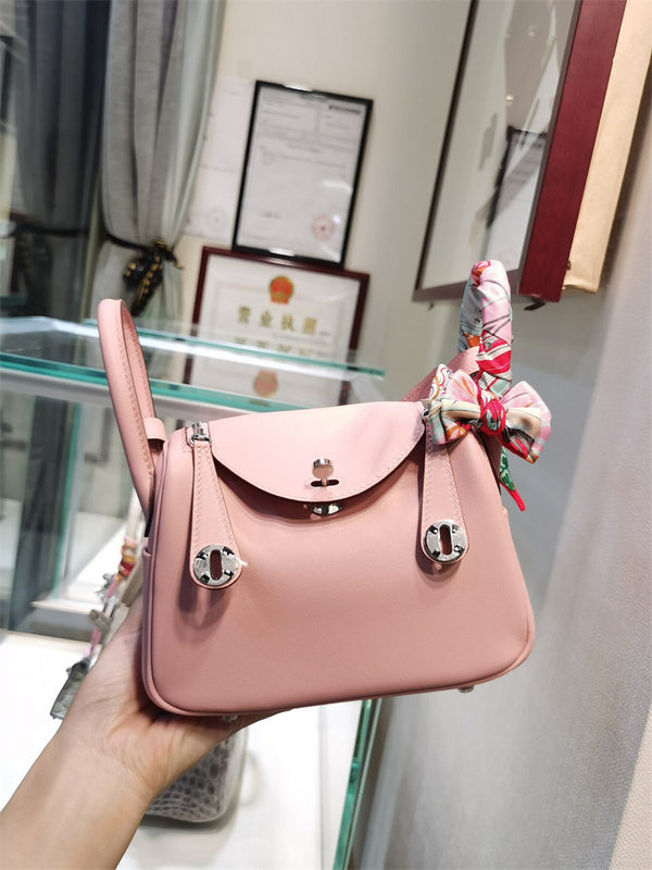  Versatile handbag front view 7