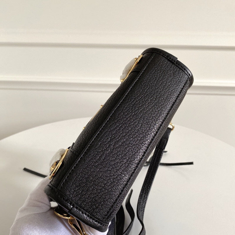 Zivas Charm Effortless Elegance Statement Handbag (Statement-Ready Design) – Close-Up Detail