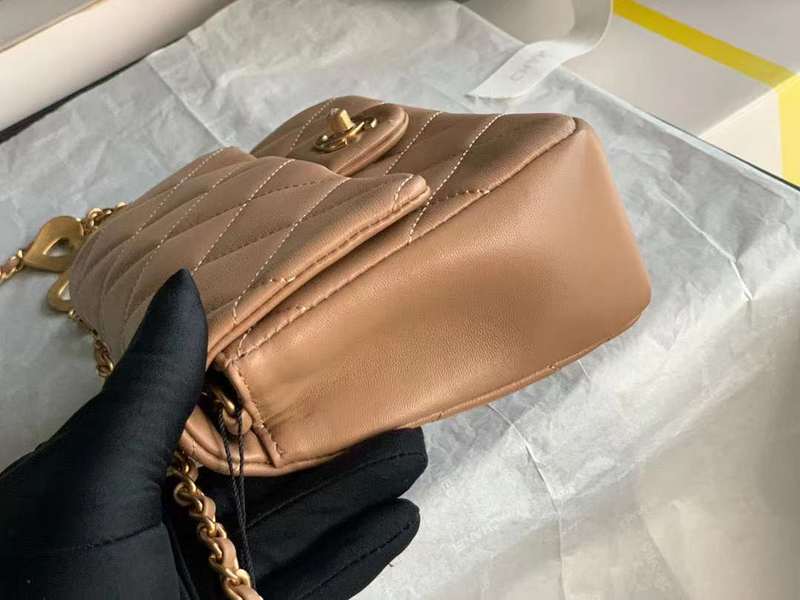 Zivas Charm Effortless Elegance Everyday Handbag (Everyday Luxury Essential) – Close-Up Detail