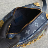  structured bag interior and compartment view 9