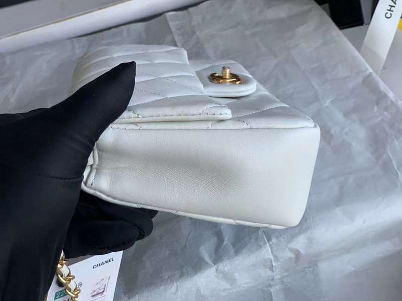Zivas Charm Chic Craftsmanship Everyday Handbag (Everyday Luxury Essential) – Close-Up Detail