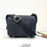 Ziva's Charm handbag – close-up view (24.5cm*18cm*9cm)