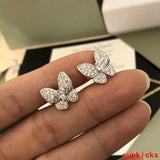 Angled view of Van Cleef & Arpels unisex jewelry piece