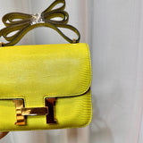  Versatile carryall bag front view 7