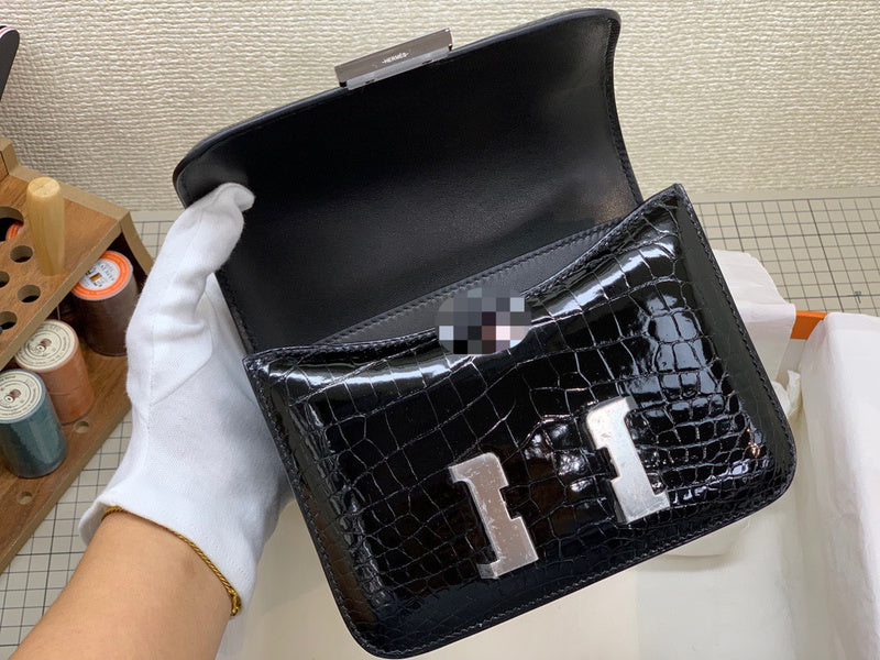Balanced bag shown from front angle