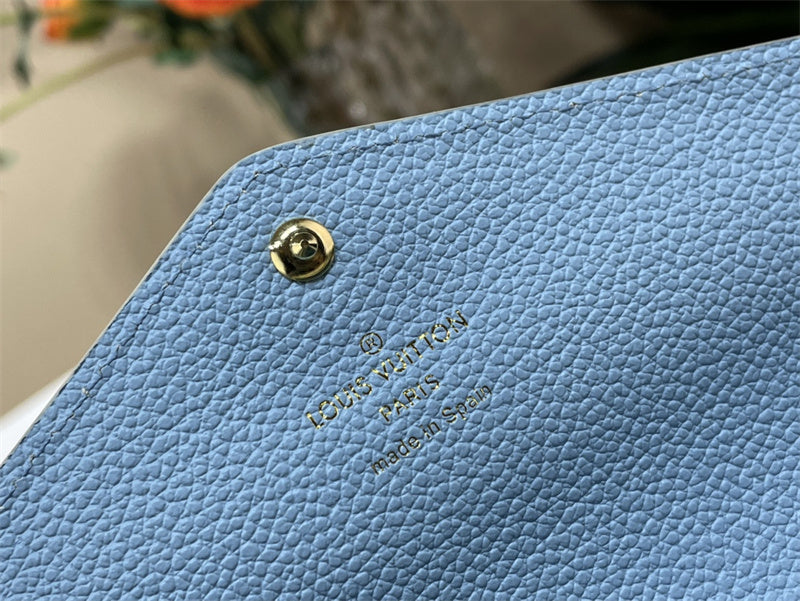  essential crossbody bag detail view showing craftsmanship 8