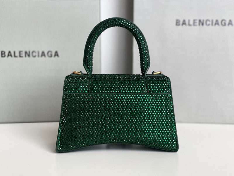 Zivas Charm Modern Edge Statement Handbag (Statement-Ready Design) – Lifestyle Shot