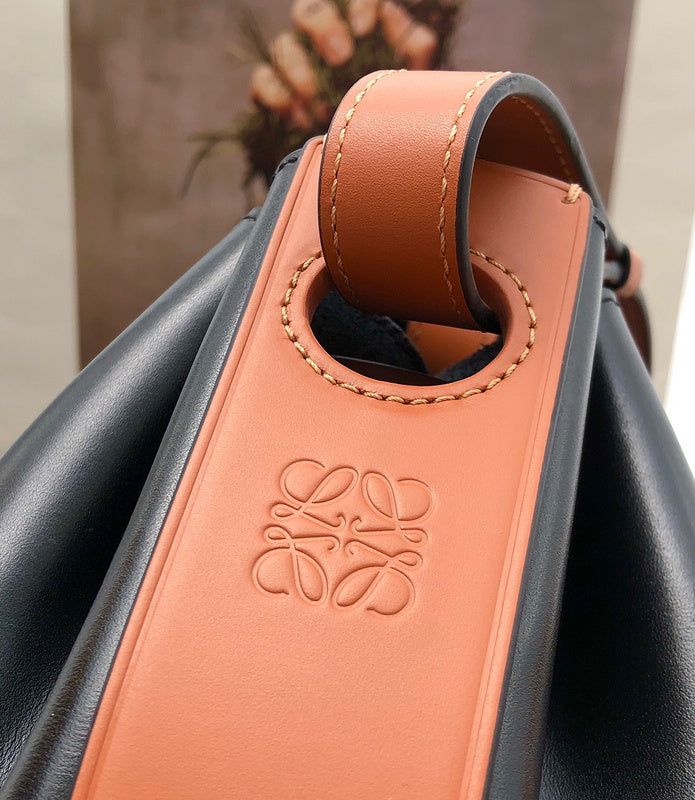 Ziva's Charm handbag – front view (18cm*25cm*13.5cm)