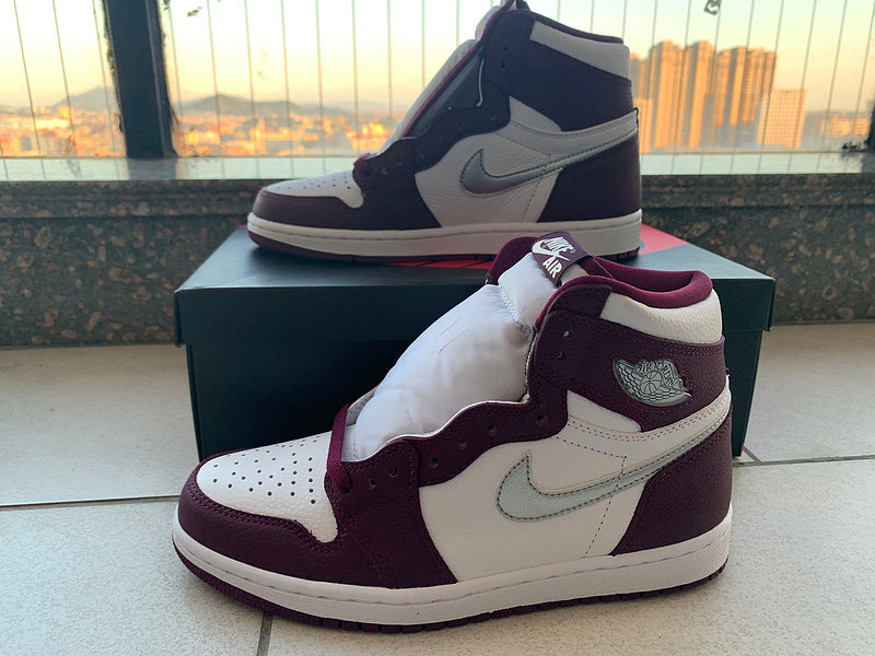 Nike Men's & Women's Designer Lifestyle Shoes — Style 164 close-up view