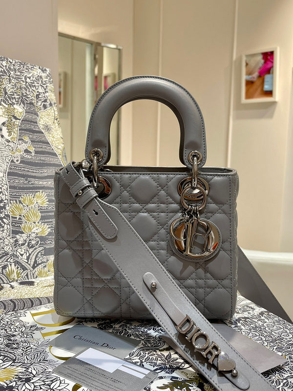 Close-up detail of premium chic women's handbag – women's designer-style accessory