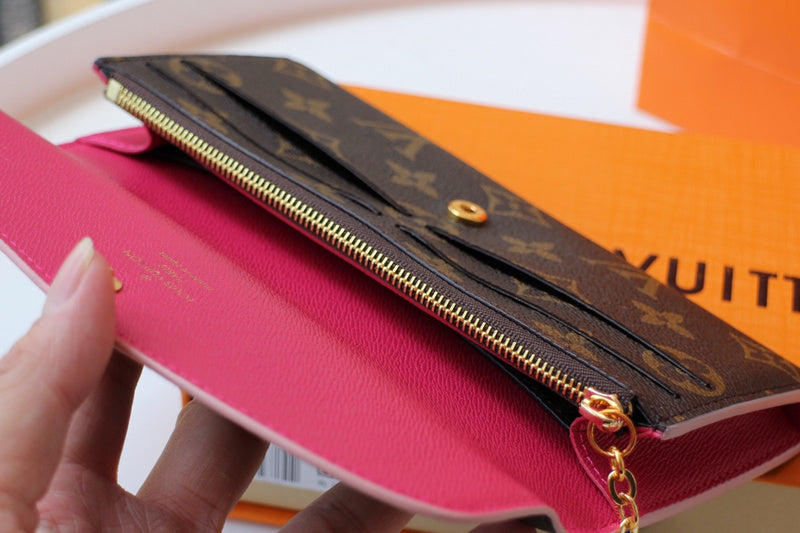 Styled lifestyle shot of premium polished women's handbag – women's premium purse