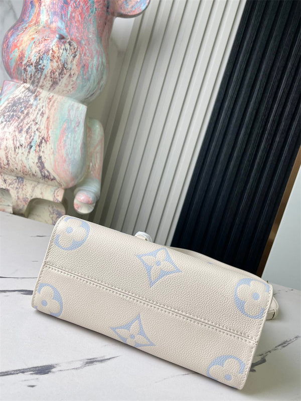 smart everyday bag styled with outfit
