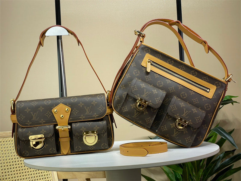  Classic shopper bag carried on shoulder 10