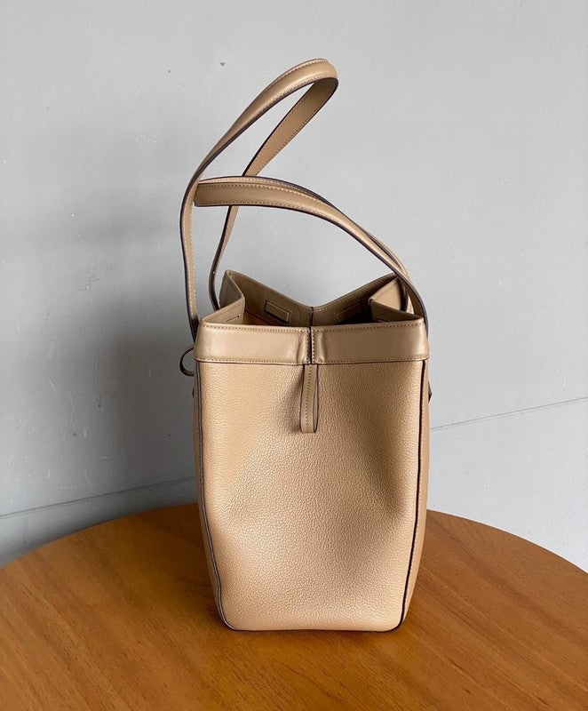 Ziva's Charm handbag – side angle view (15cm*18.5cm*18cm)