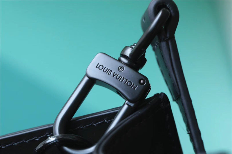  crossbody bag interior and compartment view 9