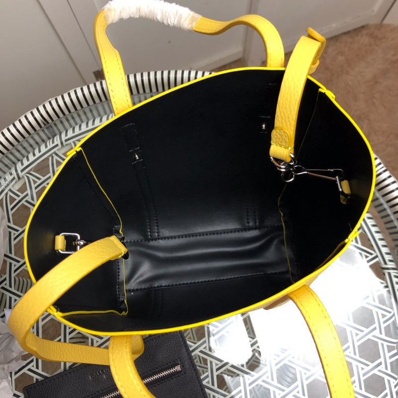 Zivas Charm Understated Luxury Statement Handbag (Elevated Accessory Essential) – Detail View