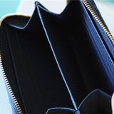  Versatile handbag carried on shoulder