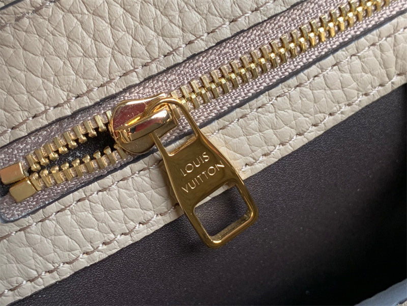  Smart crossbody bag front view 37