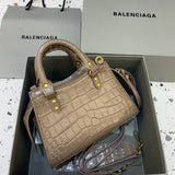 Contemporary Premium PU Leather Handbag - Versatile Everyday Design | Women's Premium Handbag #332 - close-up detail shot (image 3) of designer-inspired handbag