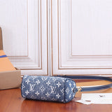  sleek shoulder bag detail view showing craftsmanship 8