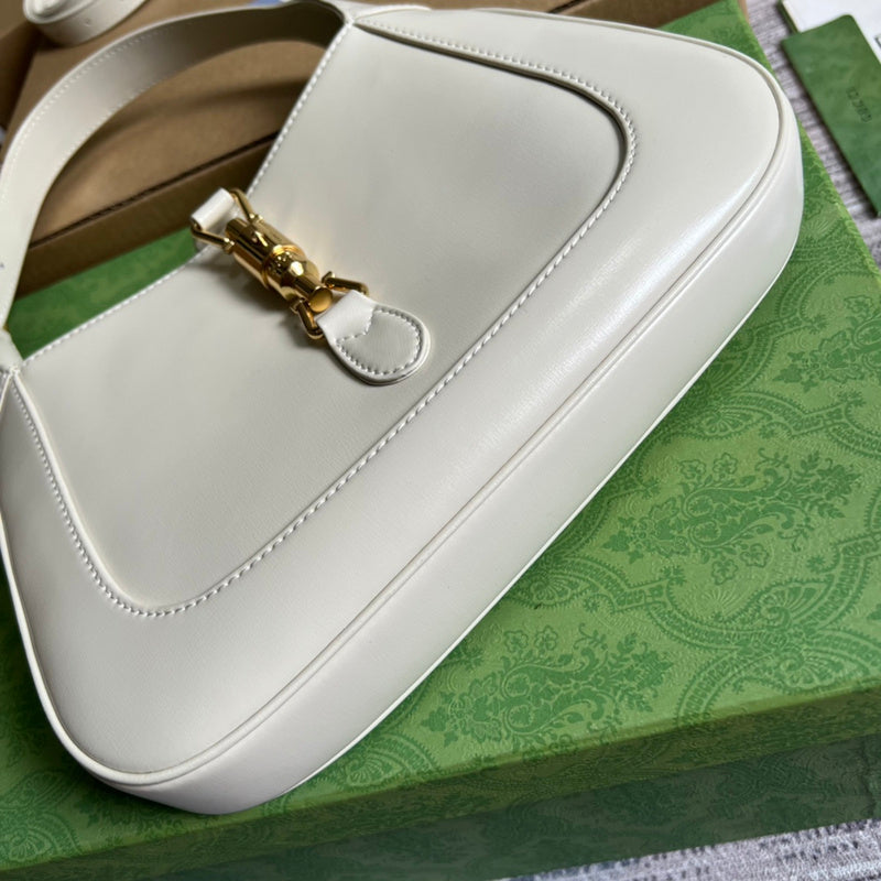 Back view of classic everyday-luxe women's handbag – women's premium purse