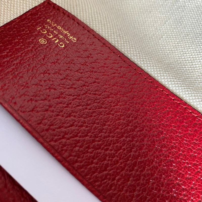 Close-up detail of polished modern women's handbag – women's everyday handbag