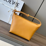 Ziva's Charm handbag – close-up view (21cm*17cm*12.5cm)