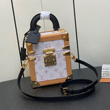  Chic shopper bag carried on shoulder