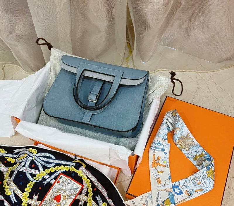 Close-up detail of crisp bag design