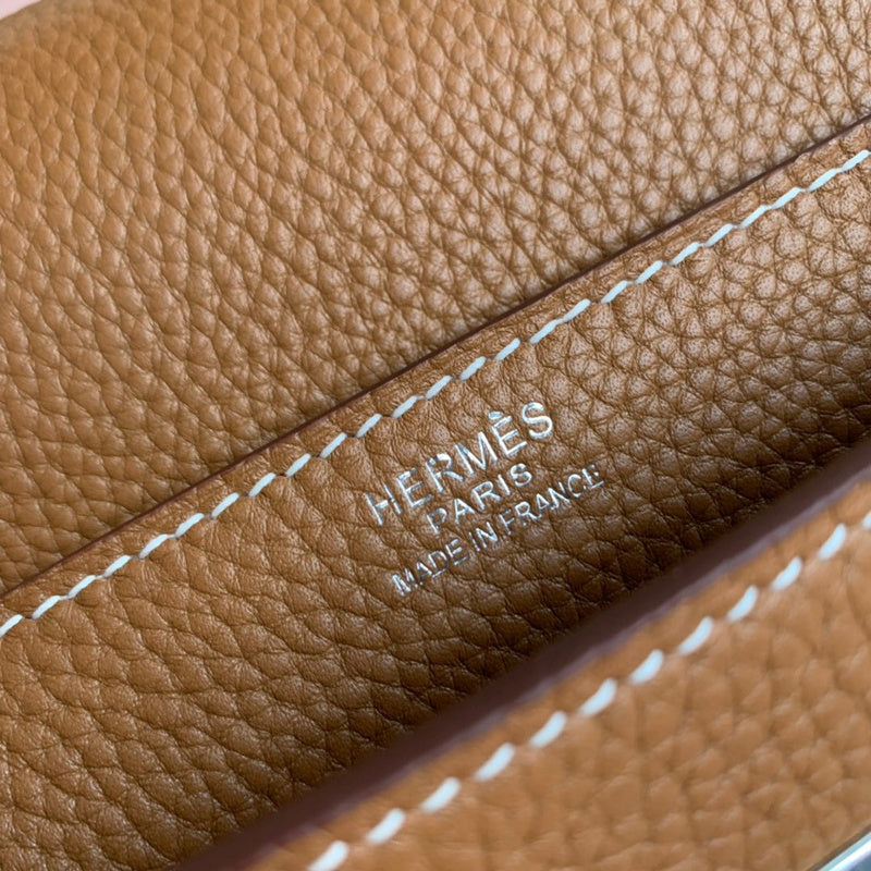 Interior view of poised premium bag