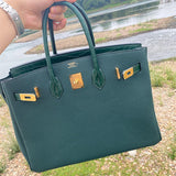  minimalist shoulder bag styled with outfit