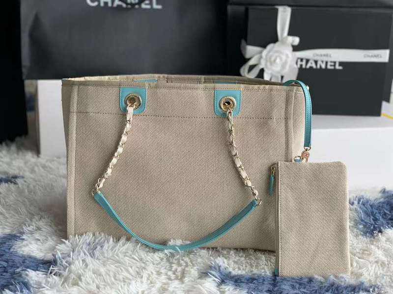 Zivas Charm Refined Everyday Style Everyday Handbag (Statement-Ready Design) – Styled Look