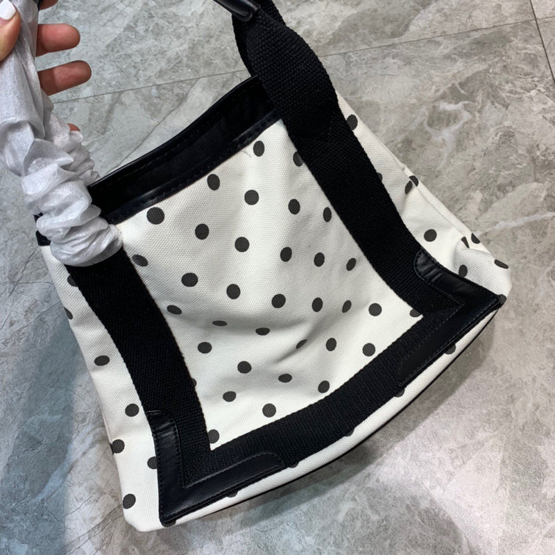 Classic Premium PU Leather Handbag - Signature Hardware Accents | Women's Luxury Handbag #784 - hardware and detail close-up (image 5) of designer-inspired handbag