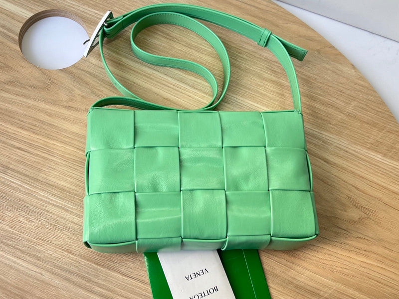 Sleek Vegan Leather Handbag - Chic Everyday Appeal | Women's Fashion Handbag #1646 - front view (image 1) of designer-inspired handbag