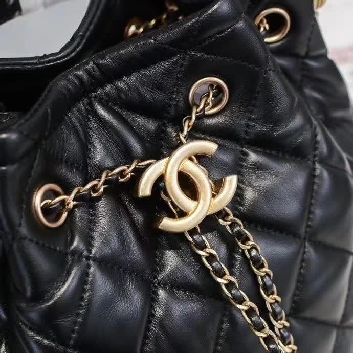 Zivas Charm Everyday Sophistication Fashion Handbag (Signature Shape & Finish) – Interior View