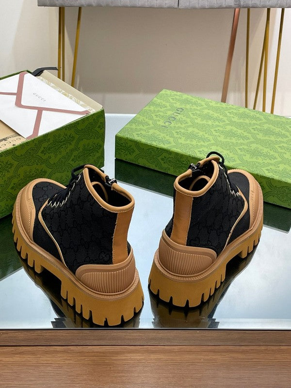 Gucci classic monochrome luxury sneakers view 7 everyday casual design