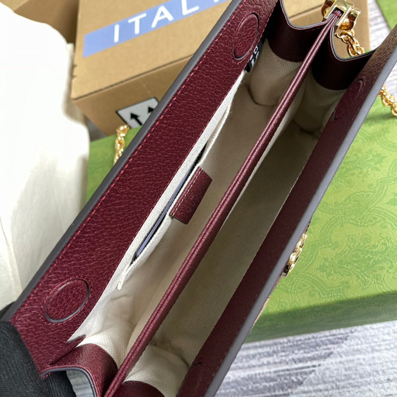 Styled lifestyle shot of signature everyday-luxe women's handbag – women's everyday handbag