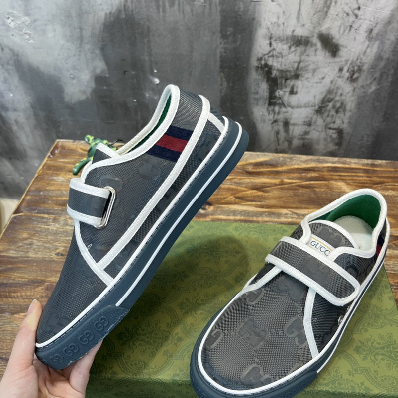 Gucci all-black luxury sneakers view 6 everyday casual design