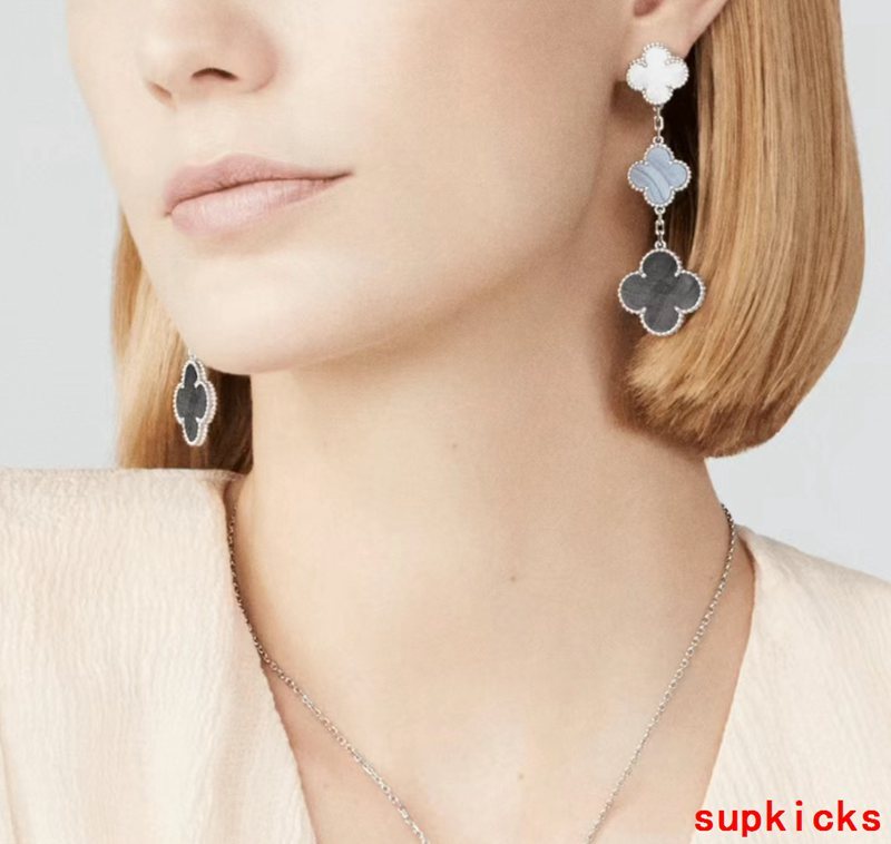 Angled view of Van Cleef & Arpels unisex jewelry piece