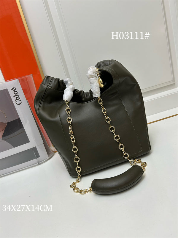 Ziva's Charm handbag – carry view (34cm*27cm*14cm)