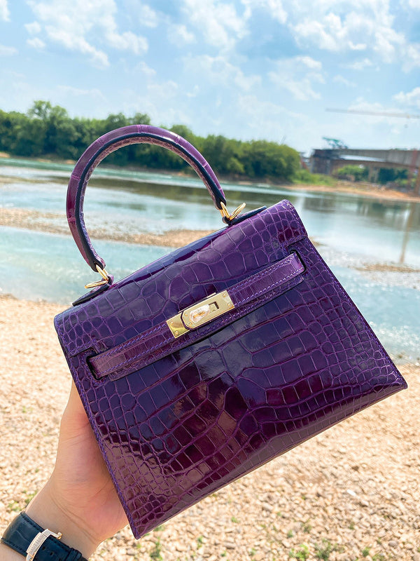 Everyday-Ready bag shown from front angle