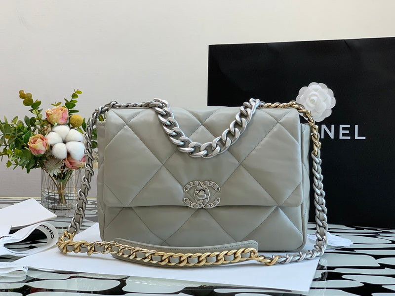  spacious purse view 3