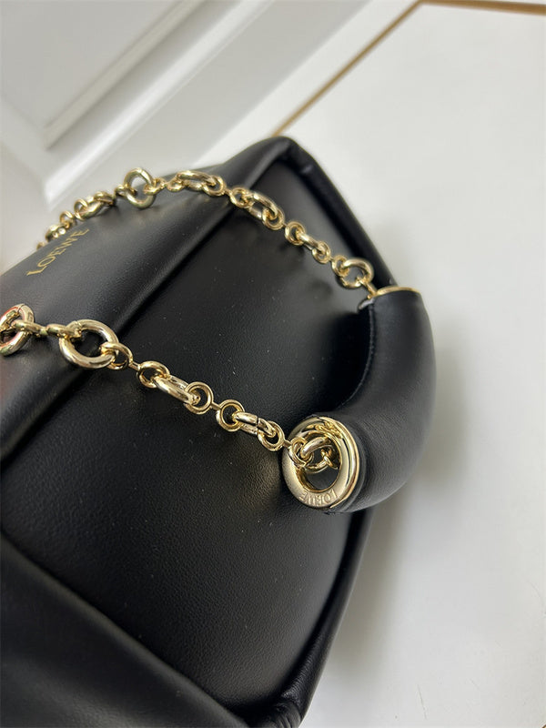 Ziva's Charm handbag – carry view (34cm*27cm*14cm)