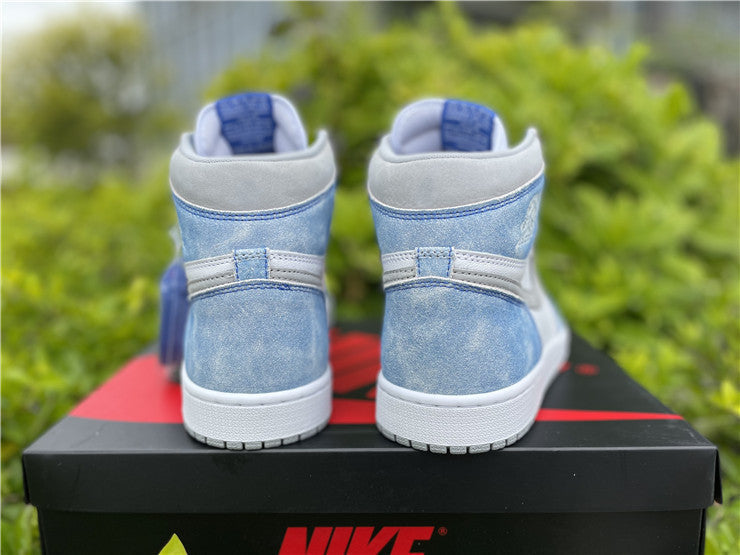 Nike crisp white luxury sneakers view 11 retro runner design