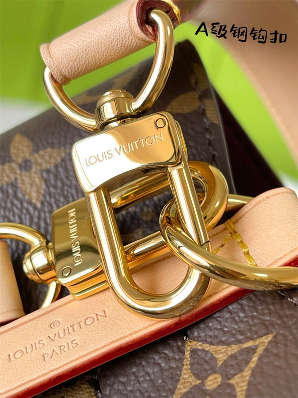  versatile everyday bag styled with outfit