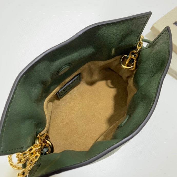 Ziva's Charm handbag – detail view (16cm*13cm*5cm)