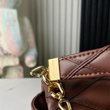  Sophisticated shoulder bag front view 7