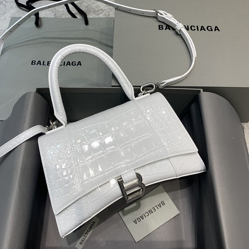 Zivas Charm Modern Edge Premium Handbag (Premium Everyday Carry) – Angled View